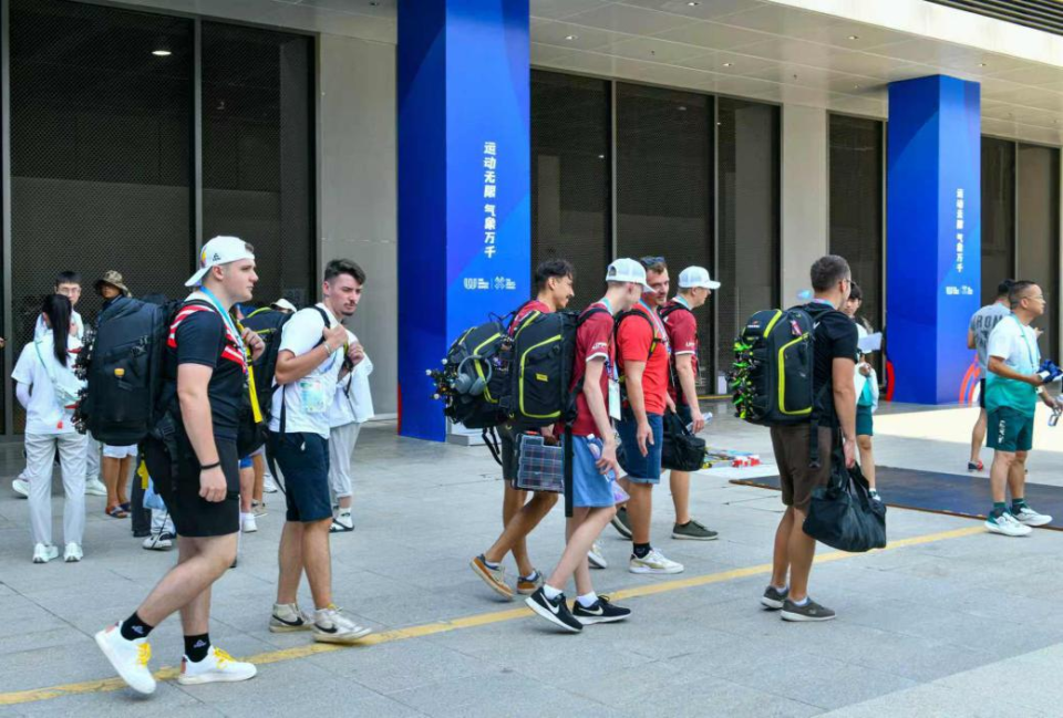 悦祺, 入第十五届