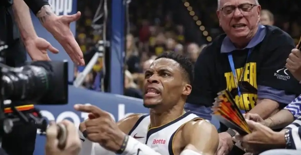 有签约, 明加的交易 有签约, 明加的交易