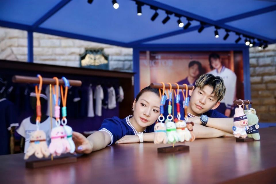 了一套穿搭, 明星齐聚城