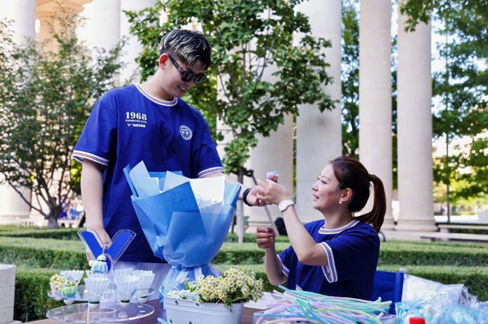 Uq, bt, 着以甜点为